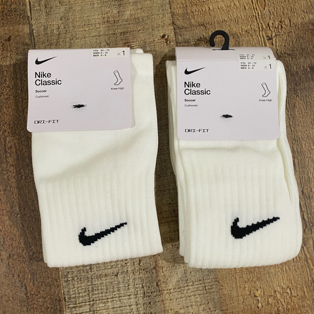 New With Tags Nike Bundle of Two Pair Dri Fit Cushioned Knee High Unisex Socks